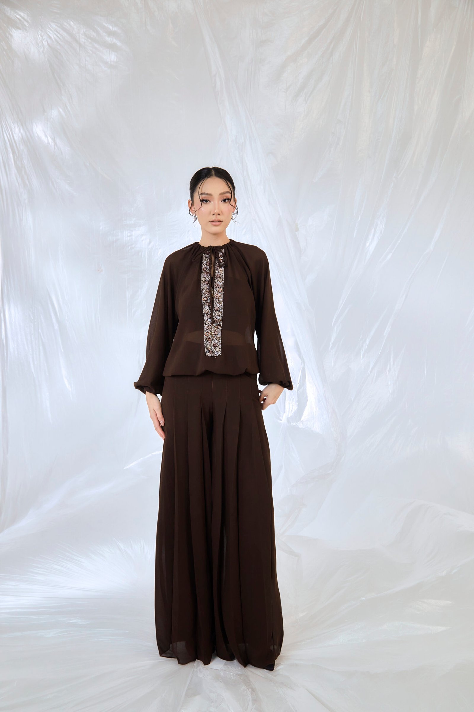 Noir Brun In Deep Brown