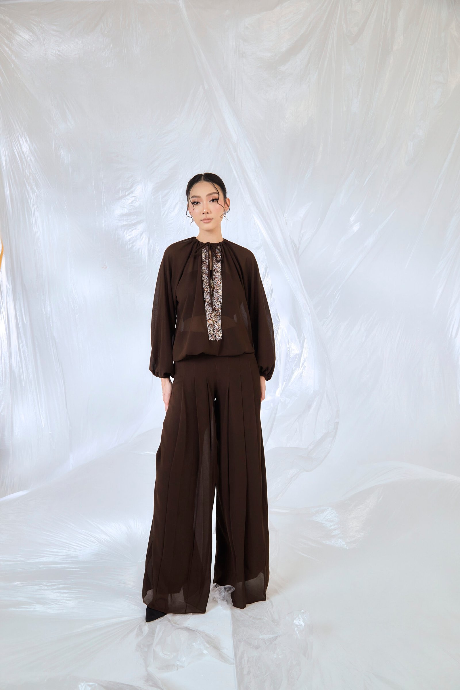 Noir Brun In Deep Brown