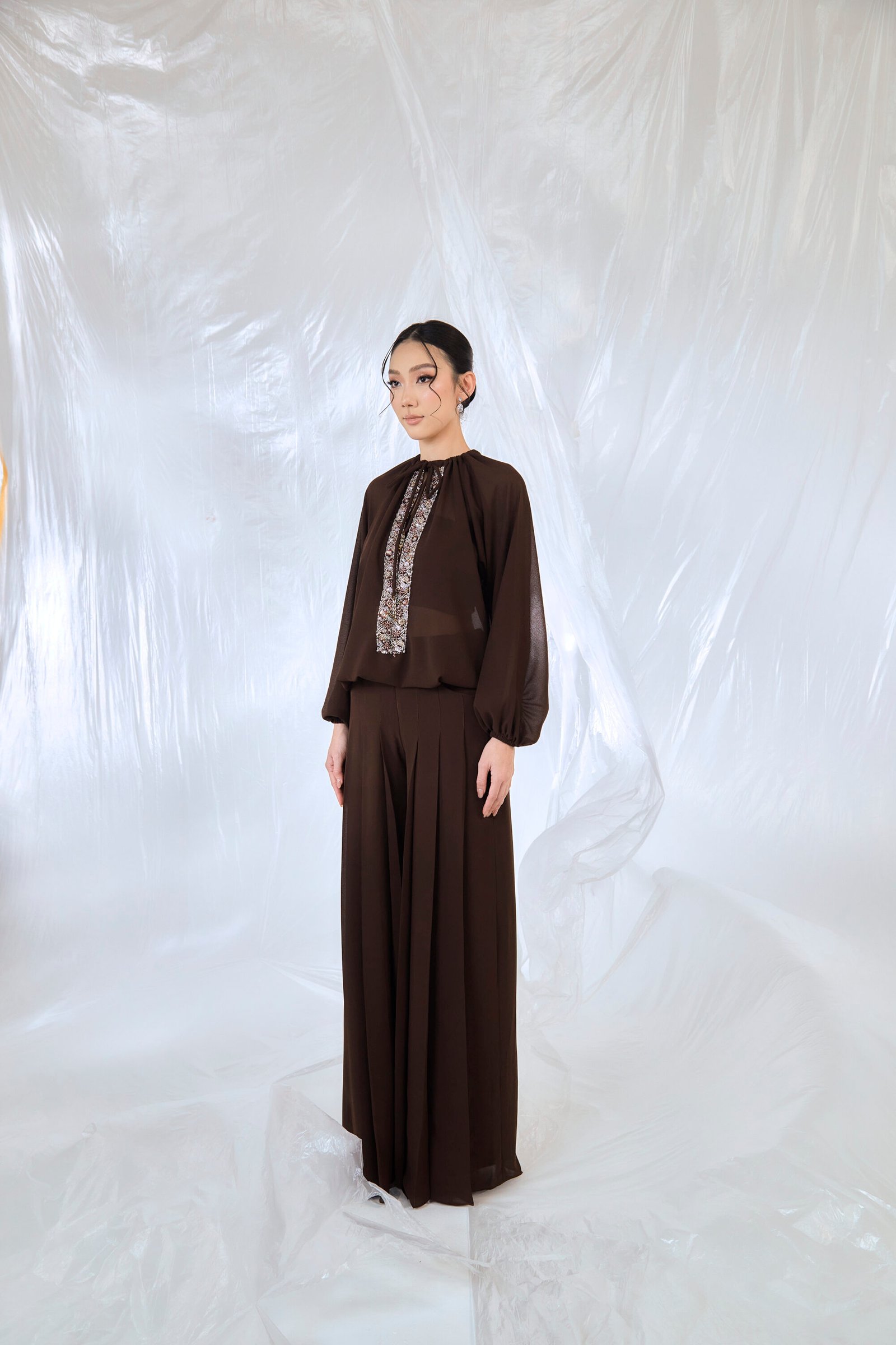 Noir Brun In Deep Brown