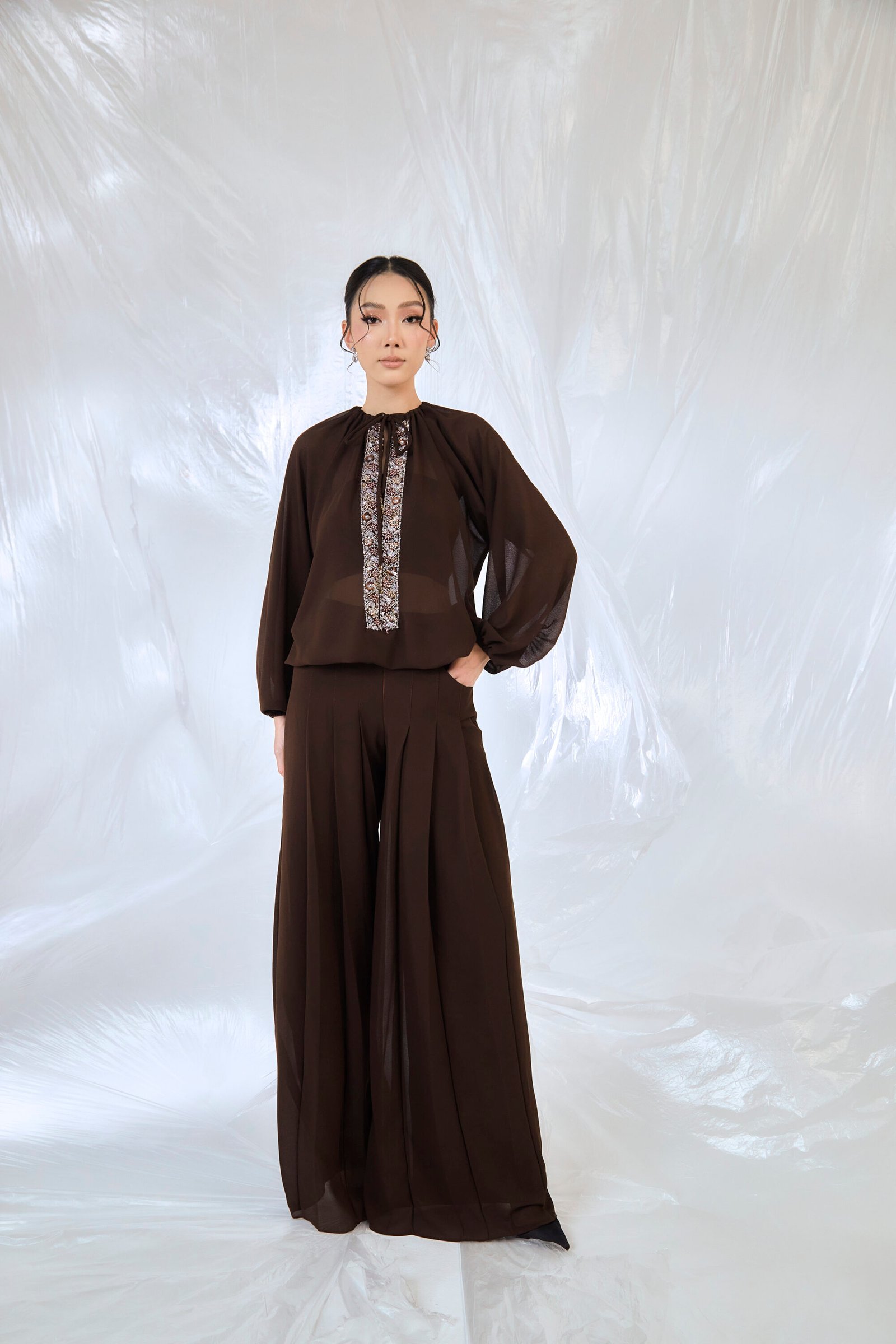 Noir Brun In Deep Brown